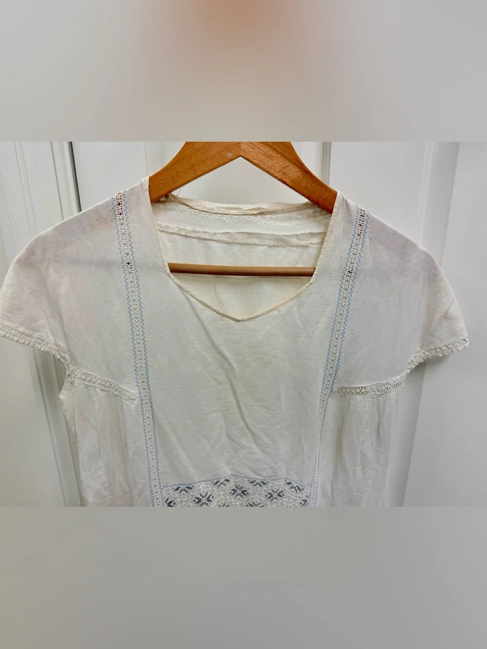 1920’s Antique Hand Embroidered Linen Chevron Lace Cottagecore Cream Lawn Dress - Picture 4 of 16